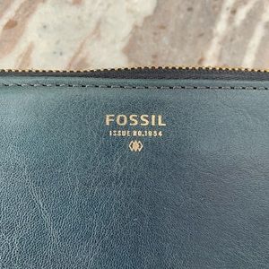 Fossil Bags - Fossil 1954 Leather Zip Around Wristlet Wallet Fossil Bags - Fossil 1954 Leather Zip Around Wristlet Wallet